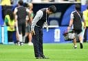 【日本サッカーの進化を 世界に示した サムライ・ブルーの軌跡】  敗退後、日本ファンに一礼する森保一監督（6月29日） Maria LysakerーReuters