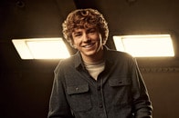 「嫌なヤツになりたくない」――ドラマ版『パーシー・ジャクソン』主演のスコーベルが明かす「不安と期待」