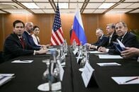 米ロ外相、ウクライナ和平や二国間関係で意見交換　マニラで