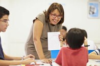 世界49カ国・地域にまで広まった「文化を超える」公文式