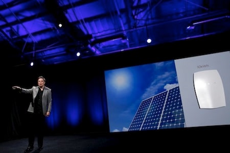 今春、イーロン・マスクＣＥＯが発表した「テスラ・エナジー」が新市場を作る 　Patrick T. Fallon-REUTERS