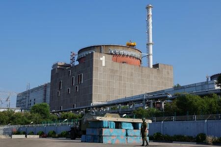 　ウクライナのゼレンスキー大統領は２２日、同国南部のザポロジエ原子力発電所（写真）で放射能の放出を伴うテロ攻撃をロシアが計画しているとの情報を入手したと明らかにした。６月１５日撮影（２０２３年　ロイター／Alexander Ermochenko）