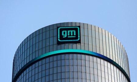 米自動車大手ゼネラル・モーターズ（ＧＭ）の上海の合弁事業は、新型コロナウイルス流行に伴う上海市のロックダウン（都市封鎖）を受けて、労働者に対し工場の床で就寝するよう要請し、生産を継続している。写真は２０２１年３月、ミシガン州デトロイトで撮影（２０２２年　ロイター/Rebecca Cook）