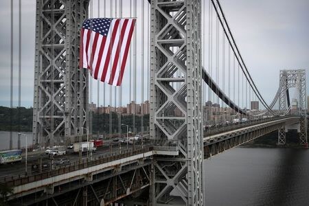 米商務省が２８日発表した２０２１年第３・四半期の実質国内総生産（ＧＤＰ）速報値は、年率換算で前期比２．０％増と、第２・四半期の６．７％増から大幅に減速した。６月撮影（２０２１年　ロイター/Mike Segar）