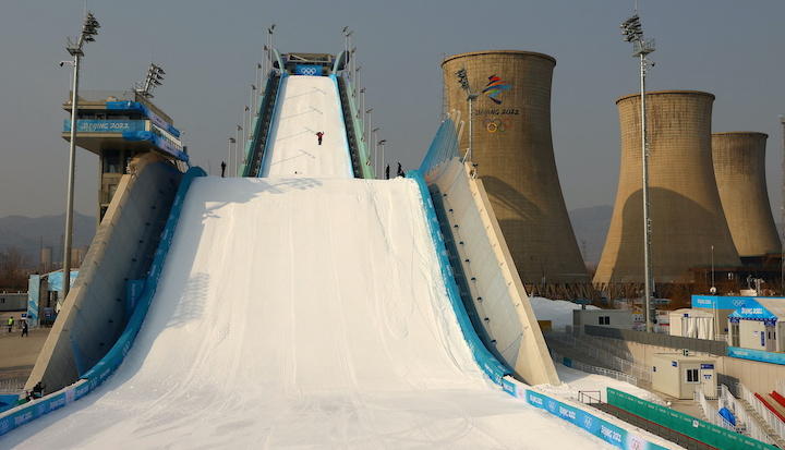 ディストピア的？なビッグエアの会場　Fabrizio Bensch-REUTERS