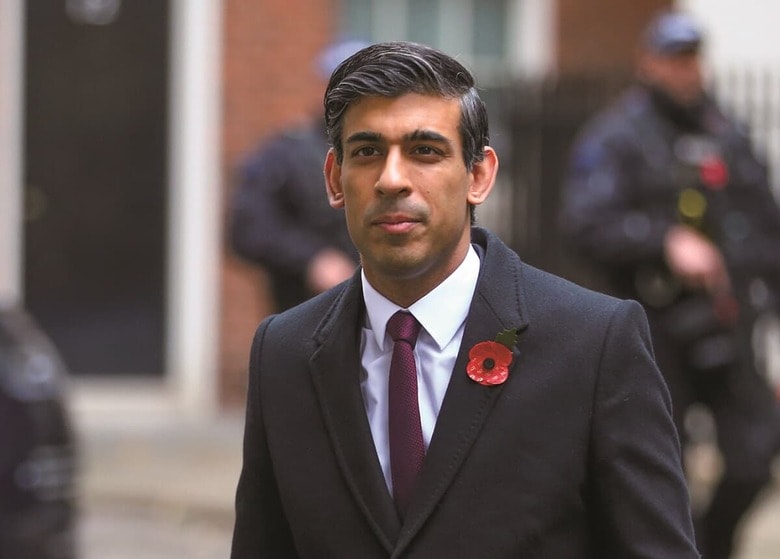 スナク英首相も昨年は赤いポピーを胸に戦没者を追悼　TAYFUN SALCI-ANADOLU AGENCY/GETTY IMAGES