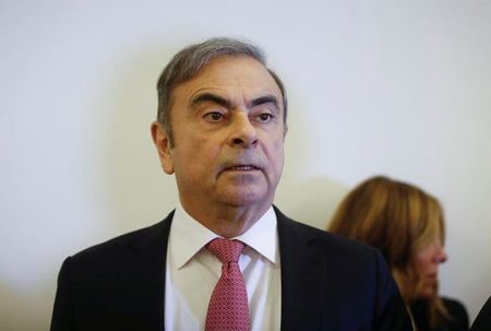 保釈中にレバノンに逃亡した日産自動車前会長のカルロス・ゴーン被告を国際刑事警察機構（ＩＣＰＯ）が国際手配した件を巡り、レバノンの検事総長は、９日に事情聴取を行うため、本人に出頭を命じたことが分かった。ベイルートで８日撮影（２０２０年　ロイター/MOHAMED AZAKIR）