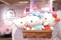 サンリオファンが愛する『いちご新聞』はなぜ誕生したのか...「いちごの王さま」の「ファンシーな教養主義」