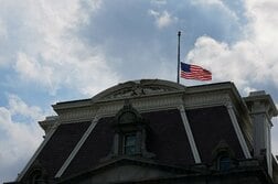 米政府、オバマケア過大請求で約100万人に500ドル払い戻しへ　10月開始