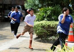 タイの学校で発砲、教師1人死亡　容疑者の生徒は自殺