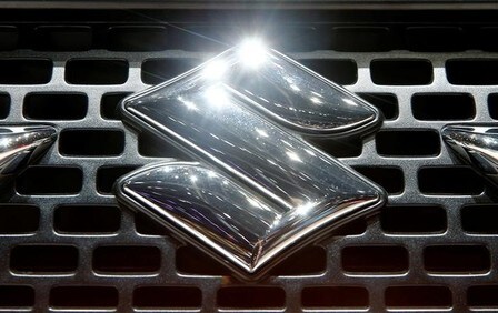 　８月３日、スズキの長尾正彦常務役員は決算会見で、欧州で浮上したディーゼル車の排ガス規制逃れ疑惑について、エンジンの供給を受けているフィアット・クライスラー・オートモビルズ（ＦＣＡ）が「基本的にはしかるべき対応をすると聞いている」と述べ、「まだ情報収集しており、ＦＣＡと連絡・意見交換している段階。もう少し様子を見たい」と状況を説明した。写真はジュネーブで３月撮影（２０１７年　ロイター／Arnd Wiegmann）
