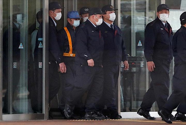 報道によると、会社法違反（特別背任）と金融商品取引法違反（有価証券報告書の虚偽記載）の罪で起訴された日産自動車の前会長カルロス・ゴーン被告（６４）が、勾留先の東京拘置所から保釈された。保釈保証金は１０億円。写真は東京拘置所で撮影（２０１９年　ロイター／Issei Kato）