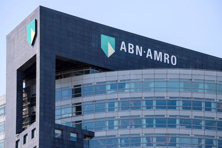 オランダの銀行ＡＢＮアムロは１１日、配当の支払いを再開すると発表した。２０１９年５月、アムステルダムで撮影（２０２１年　ロイター／Piroschka van de Wouw）