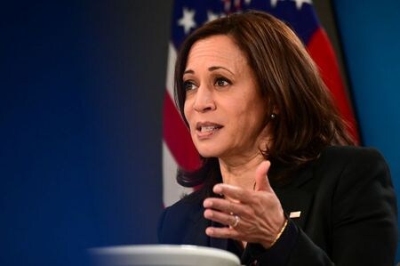 　３月１１日、ハリス米副大統領（写真）は世界貿易機関（ＷＴＯ）のオコンジョイウェアラ事務局長と電話会談し、ＷＴＯ改革の必要性や、世界経済の加速に協力して取り組む方針で一致した。ホワイトハウスで撮影（２０２１年　ロイター/Erin Scott）