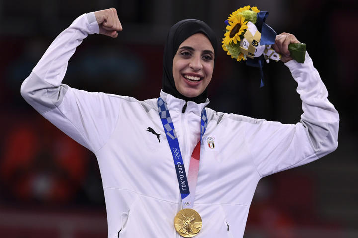女子空手組手61キログラム超級で金メダルを獲得したエジプトのフェルヤール・アシュラフ。エジプト人女性として初の金メダリストとなった　Annegret Hilse-REUTERS