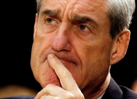 　８月３日、米紙ウォールストリート・ジャーナル（ＷＳＪ）は、関係筋の話として、昨年の米大統領選へのロシアの干渉疑惑を捜査しているモラー特別検察官（写真）がワシントンで大陪審を選定したと報じた。写真はワシントンで２０１３年６月撮影（２０１７年　ロイター／Larry Downing）