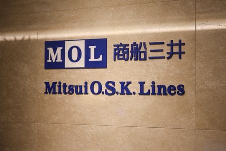 商船三井のロゴ、2025年4月8日、東京都港区のオフィス REUTERS