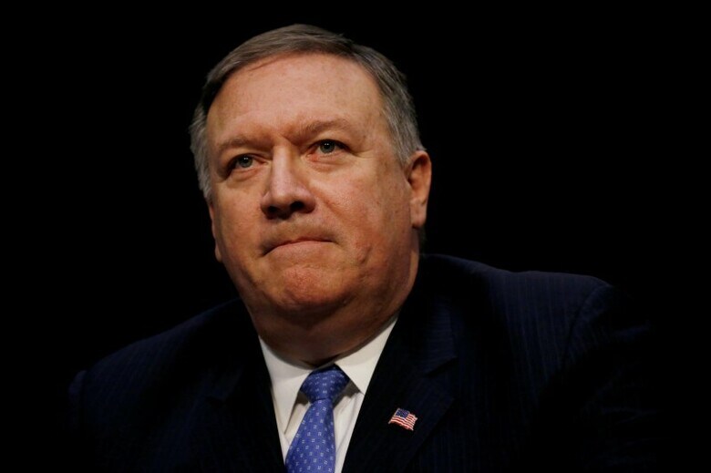 ４月２６日、米議会上院はポンペオ中央情報局（ＣＩＡ）長官（写真）の国務長官指名を承認し、同氏が国務長官に就任した。上院公聴会で２月撮影（２０１８年　ロイター/Leah Millis/File Photo）