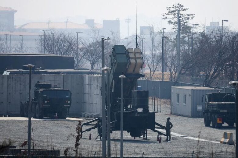 写真は米陸軍基地に配備されたパトリオットミサイル防衛システム。3月12日、韓国の平沢で撮影。REUTERS/Kim Hong-Ji