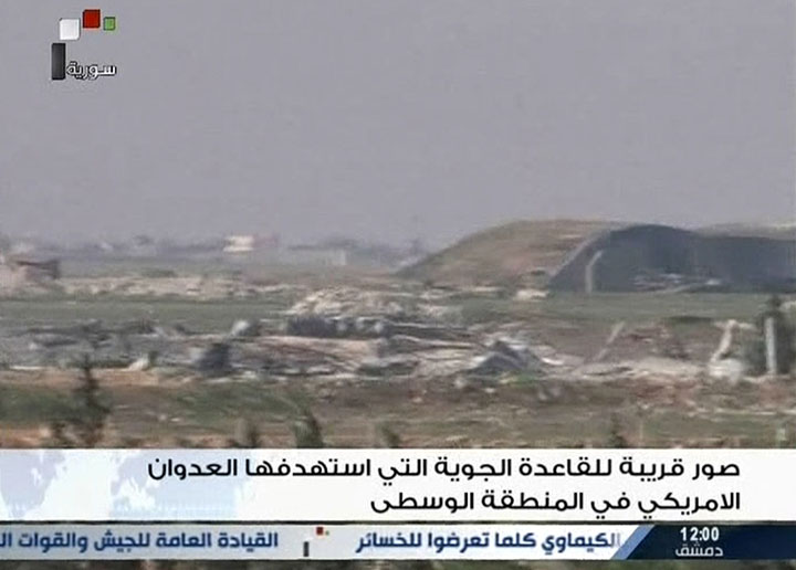 米軍が巡航ミサイルで攻撃したシリアの空軍基地　Syrian TV/REUTERS
