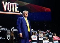トランプが「倫理規定」に署名拒否、資金源も使途も非公開の米国版「政治とカネ」劇場が始まった！