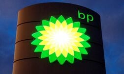 英ＢＰ、石油価格上昇で2倍超の増益　設備投資予想引き上げ