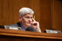 米南部州の共和党上院予備選で現職敗北、トランプ氏の「刺客」に