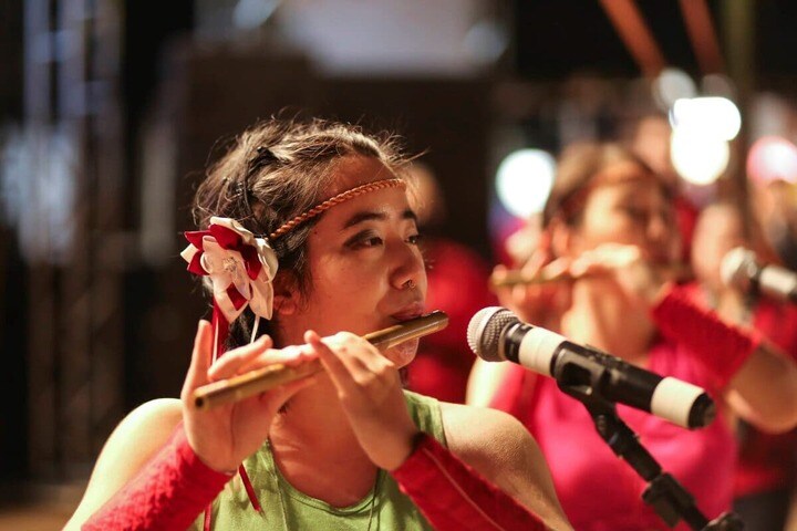 図2　ロンドリーナ祭りで披露される横笛演奏（2022、ジュリアーノ・ガルシア撮影）