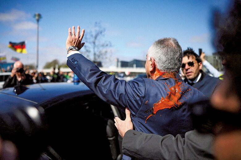 LIESA JOHANNSSEN-REUTERS