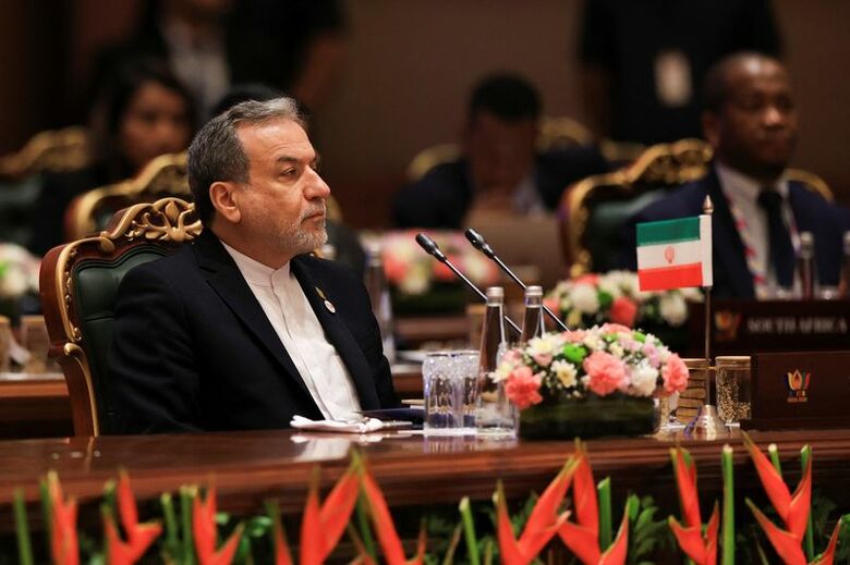 ５月１４日、ニューデリーで開かれた「ＢＲＩＣＳ」の外相会議に出席するイランのアラグチ外相。 REUTERS/Adnan Abidi