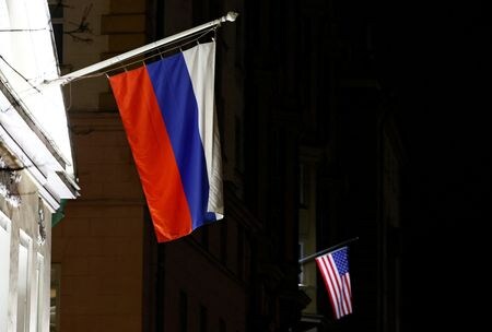 ロシアのウシュコフ大統領補佐官は２０日、ウクライナに関する次回の米ロ間の会合は専門家レベルで２４日にサウジアラビアの首都リヤドで開催されると明らかにした。１８日、モスクワで撮影（２０２５年　ロイター/Yulia Morozova）