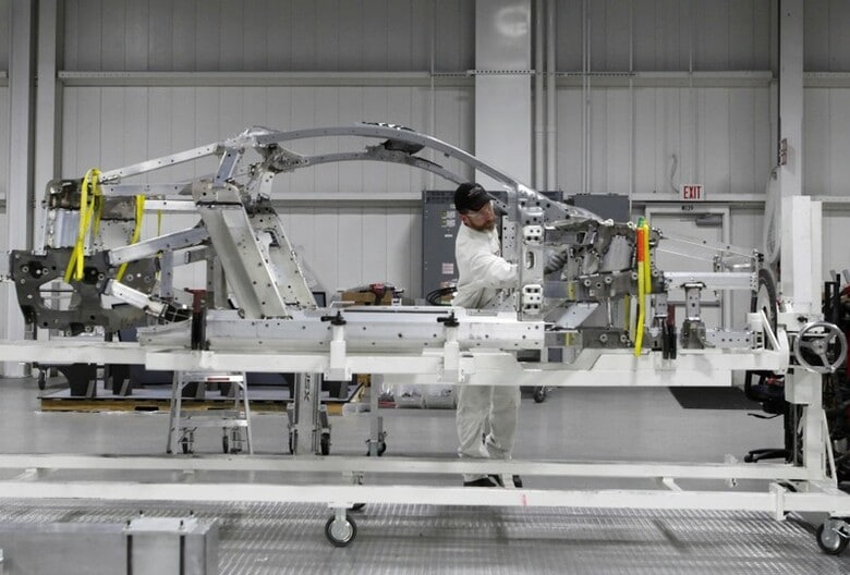 11月1日、専門家や業界関係者の話では、日産やホンダ、トヨタ自動車といった日本勢は、柔軟な生産態勢を確保するという面では業界で最も巧みだ。写真は、ホンダ「アキュラ」の組み立てライン。米オハイオ州で2016年11月撮影（2018年　ロイター/Maki Shiraki）