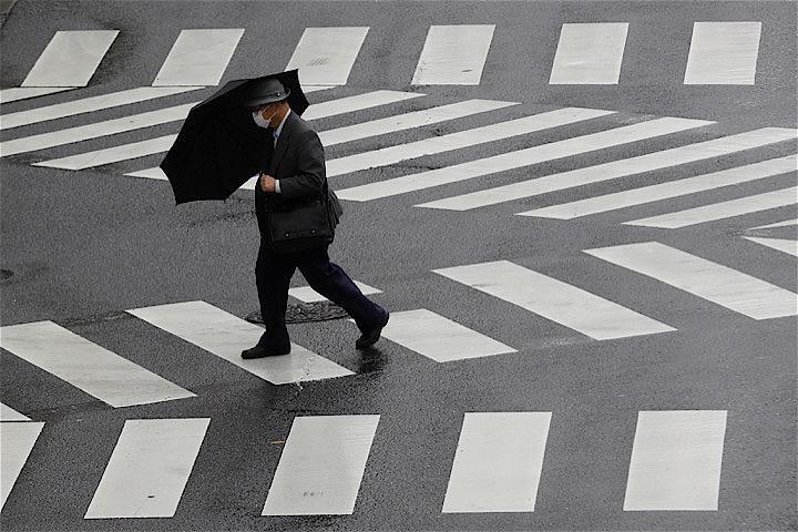 26日、東京都では新たに270人の新型コロナウイルス陽性者が確認された。都内で。REUTERS / Kim Kyung-Hoon