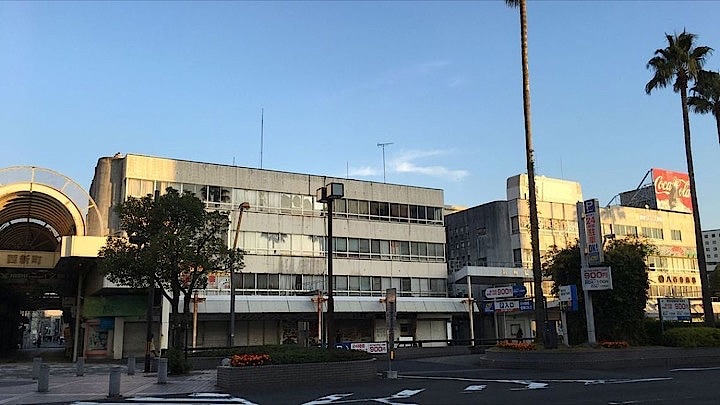 「阿波おどり」で大混乱に陥った徳島市。だがその裏には徳島市の衰退と再開発をめぐる争いという根深い問題が横たわっている（徳島市の中心部、筆者撮影）