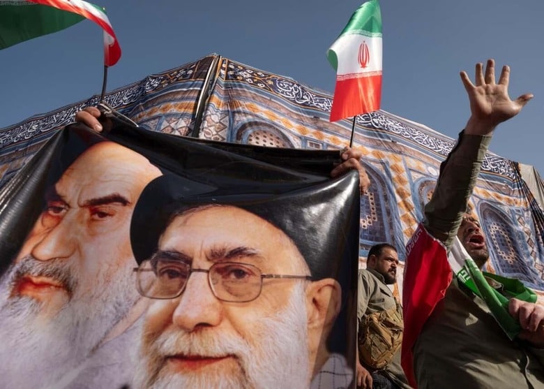 テヘラン中心街でアメリカによるイラン核施設への攻撃を非難する抗議デモ（2025年6月22日）　Morteza Nikoubazl via Reuters Connect