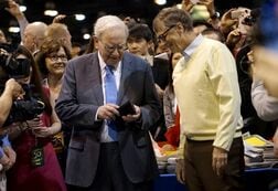 バフェット氏、ゲイツ財団への寄付先送り　エプスタイン調査の結果待ち＝ＷＳＪ