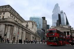 英サービスＰＭＩ、6月は23年以来の低水準　イラン紛争が重し