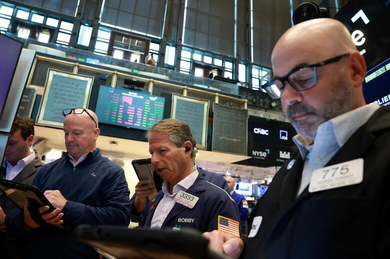 米ニューヨーク証券取引所のフロアで３日撮影。REUTERS/Brendan McDermid