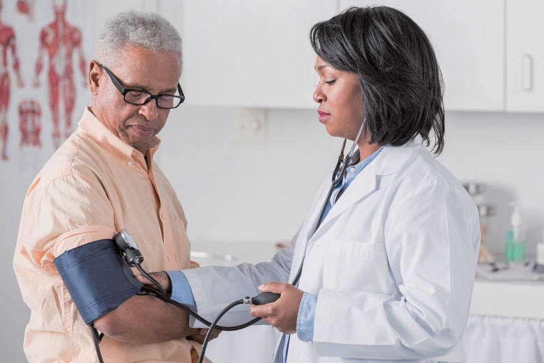 診断はAIに任せ、人間の医師は治療に専念できる日が来る？　TERRY VINE-BLEND IMAGES／GETTY IMAGES