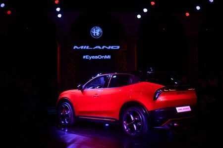 　欧州の自動車メーカー、ステランティスは２１日、リストラ費用や米国の関税の初期の影響で２３億ユーロ（２７億ドル）の赤字になるとの見通しを示した。ミラノで２０２４年４月撮影（２０２５年　ロイター／Daniele Mascolo）