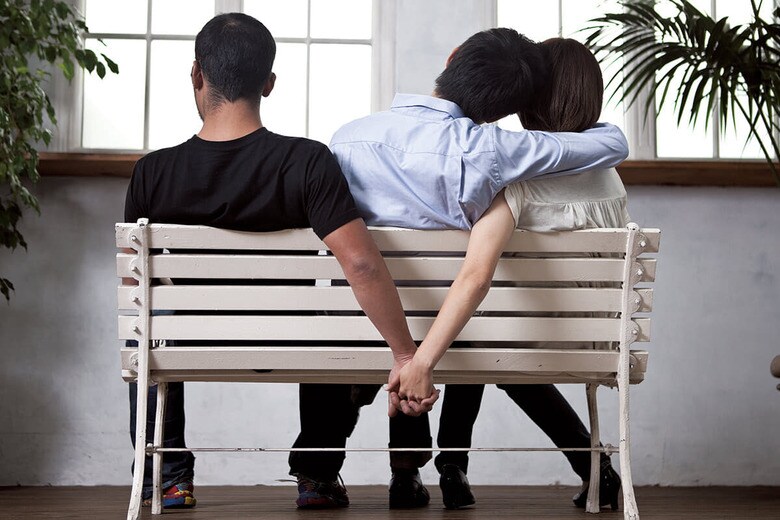 パートナーの目の届かない職場は浮気に走るにはもってこいかも　1001NIGHTS/ISTOCK