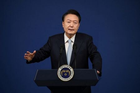 韓国の尹錫悦大統領は３日、ＹＴＮテレビの緊急演説で戒厳令を宣言した。８月撮影（２０２４年　ロイター/Chung Sung-Jun/Pool via REUTERS）