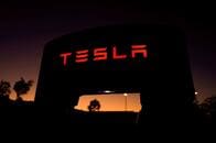 テスラが自動運転機能からレーダー削除　安全犠牲のコスト削減か議論に
