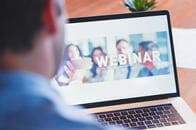 オンラインプレゼンの秘訣を世界最高峰の「スピーカーズ・コーチ」に学ぶ