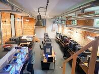 ウクライナ防衛で3Dプリンターが活躍　止血帯から武器までガレージで生産