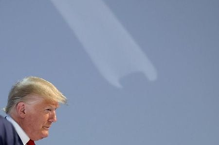 イランの国会議員がトランプ米大統領の殺害に３００万ドルの懸賞金を支払うと発表した。イラン学生通信（ＩＳＮＡ）が２１日報じた。スイスのダボスで撮影（２０２０年　ロイター/JONATHAN ERNST）