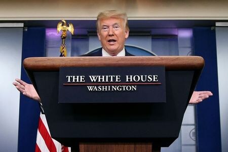 　４月１０日、トランプ米大統領は、世界的な原油生産削減に向けてメキシコを支援することで合意したと明らかにした。ワシントンで撮影（２０２０年　ロイター/Yuri Gripas）