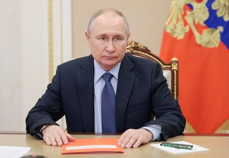 ロシアのプーチン大統領は、２０日からロシアを訪れる中国の習近平国家主席に対し、ウクライナ紛争に関するロシアの立場について詳細な説明を行う方針だ。クレムリンが明らかにした。１７日撮影。（2023年　ロイター/Kremlin）