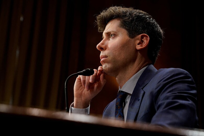 AI規制の必要性について米議会で証言するアルトマン（5月16日、ワシントン）　REUTERS/Elizabeth Frantz