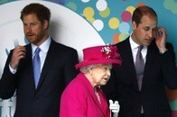 もう戻らない時間...ウィリアムとヘンリーとエリザベス、「感動的な絆」の瞬間を捉えた映像が涙を誘う